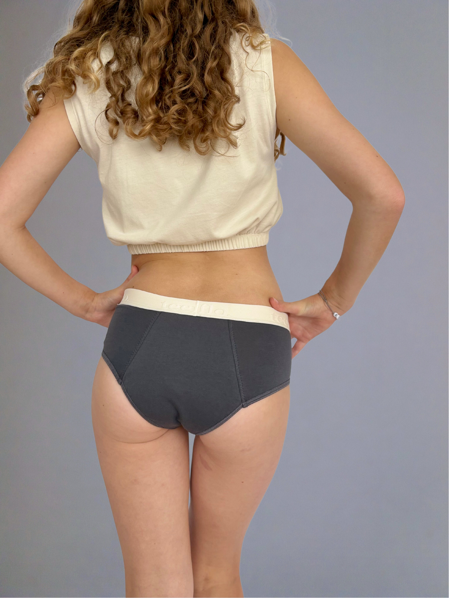 culotte menstruelle ado  pour flux léger modèle hipster coloris  gris dos