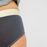 culotte menstruelle ado pour flux menstruel moyen à abondant modèle hipster coloris gris focus matière